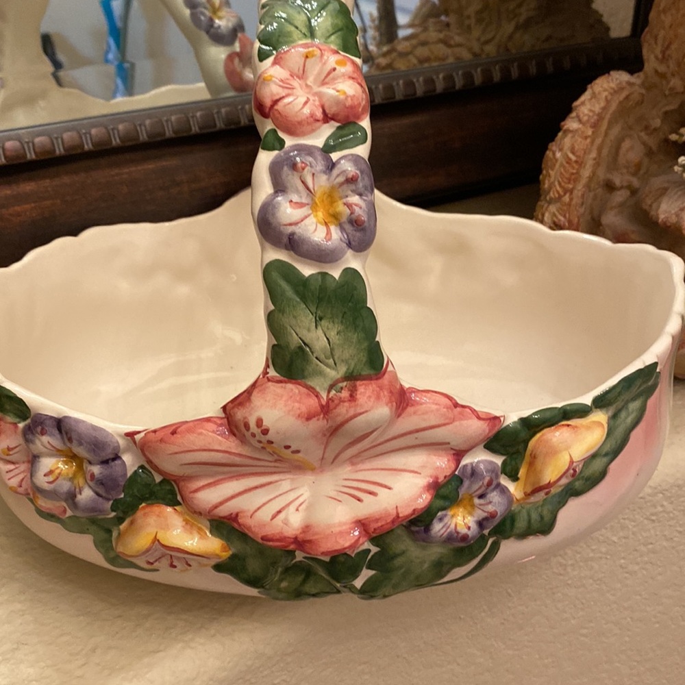 Vintage Hand painted pottery Alcobaca Portugal Large/l4 1/2” x 10” handle basket